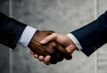 de renégocier les contrats miniers en Afrique.